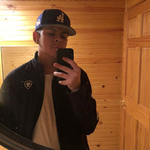 Meet your Posher, Efrain